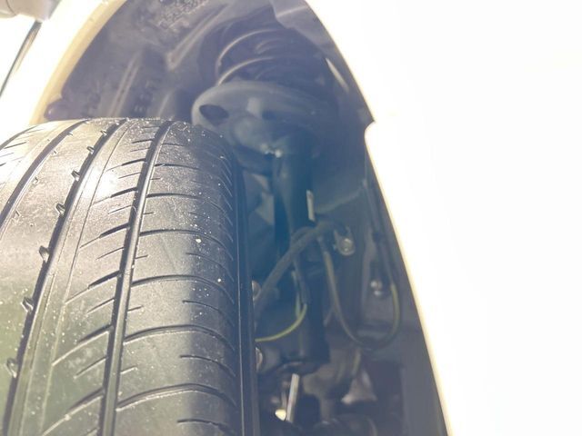 お車を安心してお乗りいただく為には、足回りの定期点検が欠かせません。サービスサポート（有償保証）では無料点検もご提供しており、安心のカーライフをお過ごしいただけるサポート体制が整っています。