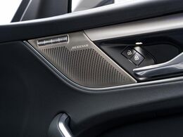 MERIDIANは英国のプレミアムオーディオブランドです。重低音から高音域までしっかりと再現でき、コンサートのような臨場感溢れる音響空間を実現します。どうぞ店頭にてご体感ください。