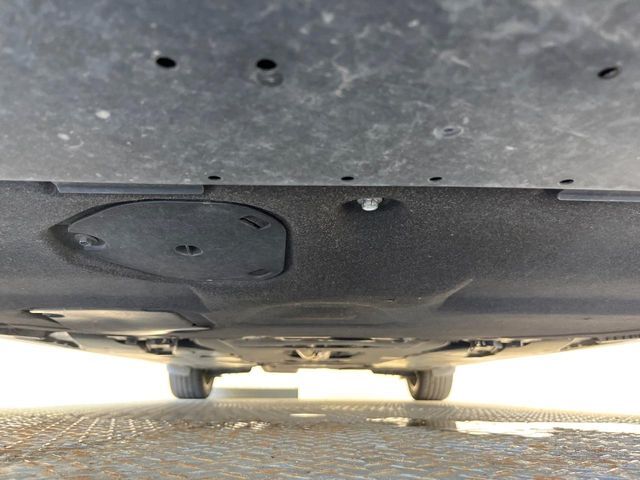 下回りがきれいなうちに、防錆加工の施工がオススメ。降雪地域はもちろん、沿岸部にお住いの方や、趣味でマリン・ウィンタースポーツをされる方にご好評いただいております。
