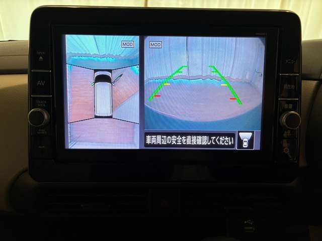 アラウンドビューモニター付きです。バックの時後方や車両回りが確認が出来安心です。