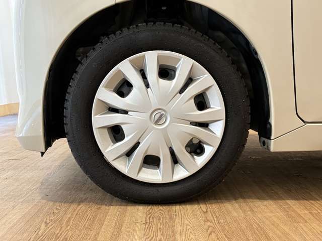 タイヤ残量、6分～7分程度有ります。サイズ155-65R14