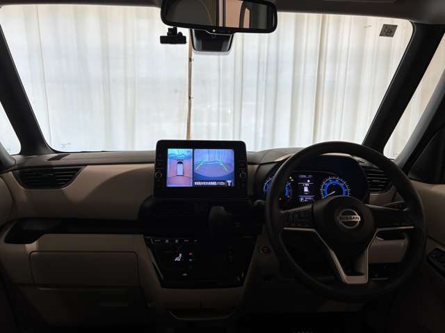 当社エムロードは、九州で17箇所のガソリンスタンド・板金工場・整備工場・カーリース・保険を運営している会社でございます。