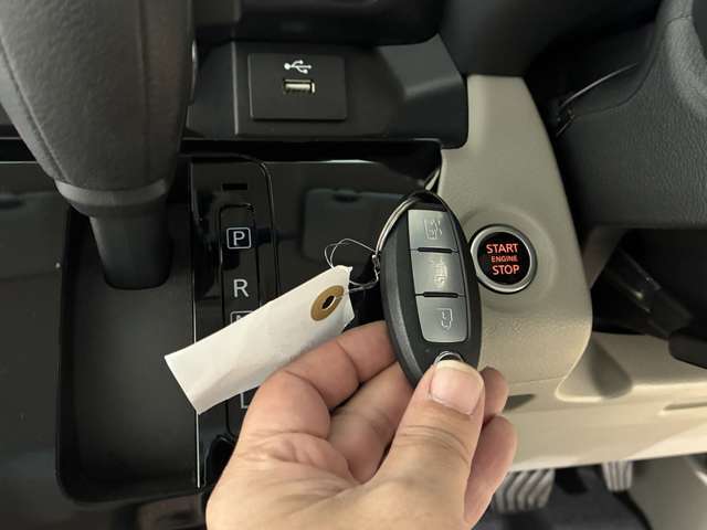 便利なスマートキーとプッシュスタート付き