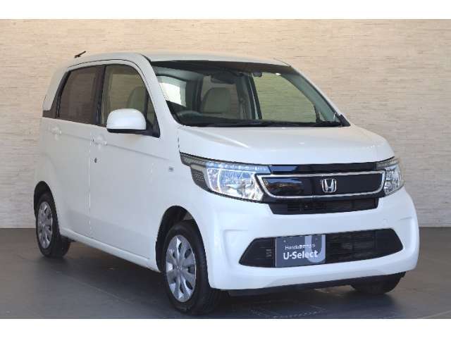 当社の優秀なスタッフがしっかり点検整備をさせていただいてからご納車いたします！さらに！エンジンオイル、エレメント・ミッションオイル・ワイパーゴムを新品交換になります！これで安心して乗って頂けます！