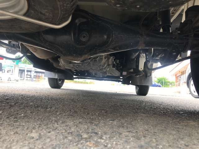 この度は当店のお車をご覧になっていただき、誠にありがとうございます。ぜひじっくりとご検討下さい。気軽にお問合せ・お見積りお待ちしております。