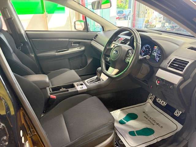 運転席廻りの画像です！操作スイッチ類も比較的に綺麗な状態です♪他に詳細画像をご希望の方はこちら！【1st@e-g-a.co.jp】へご連絡ください！