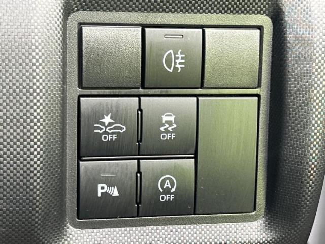 WECARSの展示場では実際に見て、触ってお車をお選びいただけます！知識の豊富な営業スタッフが様々なカーライフをご提案いたします！