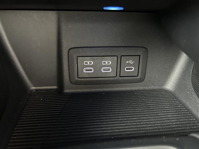 【運転席操作部】快適なドライブを楽しむための機能が装備されています！運転席から触れるので、使いやすいです！除菌プランいれていただくと、さらに清潔で安心していただけます！
