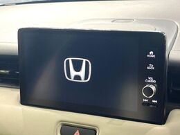 【9インチ　ホンダコネクトディスプレイ】視認性の高い大画面ディスプレイでナビの使用や、お持ちのスマートフォンと連携したbluetoothでの音楽再生が可能です♪