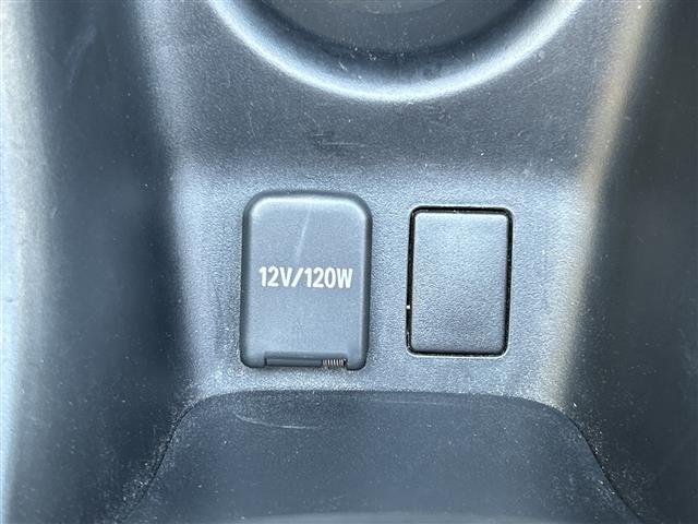 【運転席操作部】『運転席周辺の装備』の画像になります。快適なドライブを楽しむための機能が装備されています！運転席から触れるので使いやすいです！