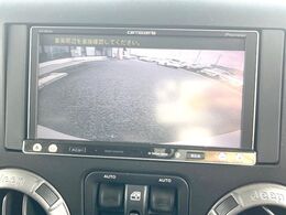 ●バックカメラ：便利な【バックカメラ】で安全確認もできます。駐車が苦手な方にもオススメな便利機能です。