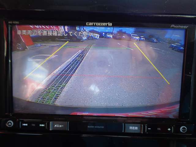 バックカメラも鮮明に映ります。