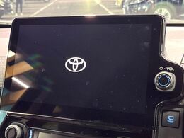 【10.5インチ　ディスプレイオーディオ】大画面のディスプレイはAppleCarPlayやAndroidAutoが利用可能。大きな画面でスマホナビアプリ等が利用いただけます♪