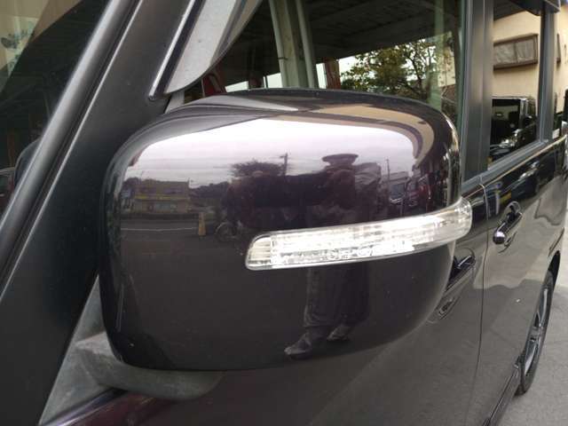 LEDサイドターンランプ付リモート格納ドアミラーです。