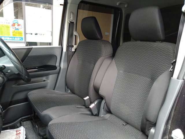 体にやさしい部材や接着剤を使用して、VOC（揮発性有機化合物）の発生量を抑制しています。