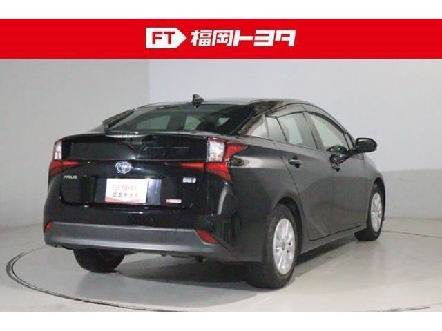 トヨタ認定中古車、評価3.5。キズ、へこみは若干ありますが、比較的良好な状態です。