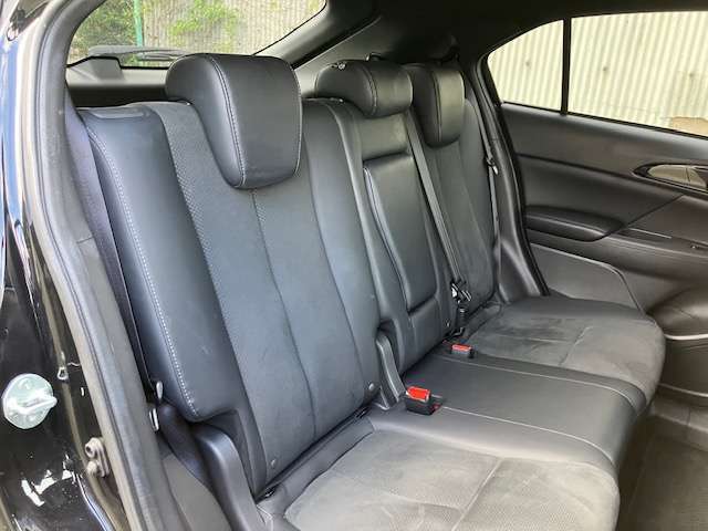 後部座席の画像です