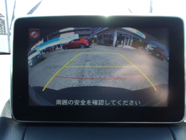 【バックカメラ】後方確認に嬉しいバックカメラを装備！駐車するのもラクラク安心ですね！