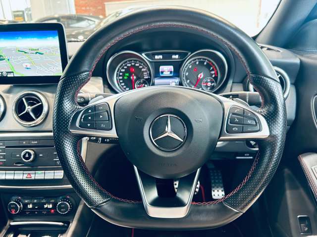 安心してカーライフを始めていただく事ができるよう、納車前にディーラー整備工場もしくは熟練メカニックが在籍する整備工場にて点検を行ない、必要な整備を実施致します。