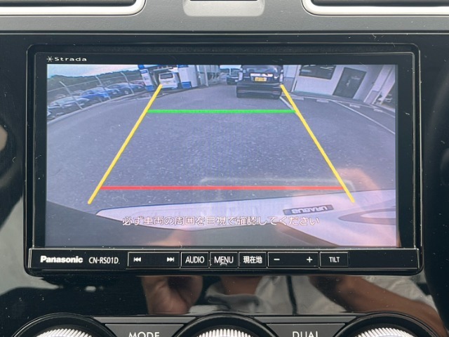 バックカメラ付きですので車庫入れに自信のない方にもおすすめです♪