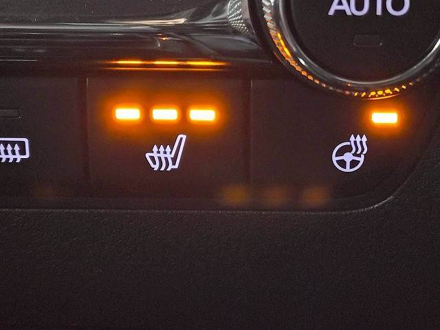 あったら便利機能の【シートヒーター】冬場はエアコンの温度設定を低めにでき、身体の芯からポカポカになります。