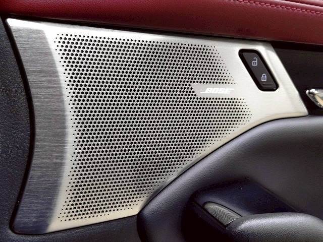 【BOSEプレミアムサウンド】オプションの高音質スピーカーを搭載しております。専用チューニングにより、クリアで臨場感あふれるサウンドを実現しワンランク上の空間をお楽しみください。
