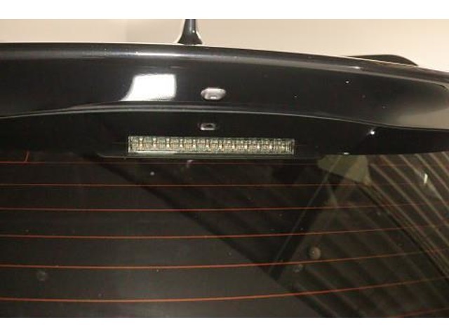 目線の高さに近いストップランプが、後続車にブレーキを踏んだことを知らせるので安全性もUPします。