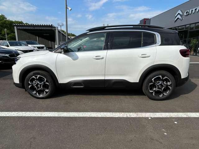 最新鋭の自社整備工場にて、車検・点検は勿論の事、あらゆるご要望にお応えすべく輸入車ディーラーならではの最新のコンピューターシステムとベテランの整備士がバックUP！