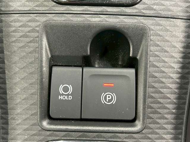 【オートビークルホールド】すぐにオートホールドをONにすることもできますが、そうすると、最初の発車時からオートホールド状態になってしまって、クリープ現象での発進ができません！信号待ちが便利になります☆