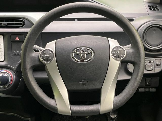ステアリングも使用感が少なく、きれいな状態となっております♪