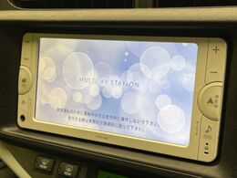 【純正ナビ】人気の純正ナビを装備しております。ナビの使いやすさはもちろん、オーディオ機能も充実！キャンプや旅行はもちろん、通勤や買い物など普段のドライブも楽しくなるはず♪
