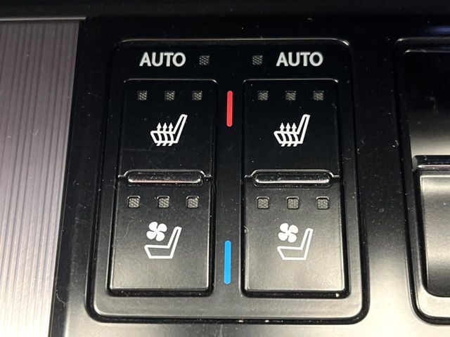【シートベンチレーション】夏場は涼しい風でお尻や背中の熱やムレを防ぎ、冬はエアコンよりも早く温まってポカポカに！季節を問わず快適に過ごせます。