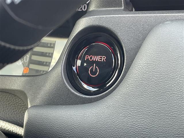 気になる車はすぐにお問い合わせください！画面右側の0066から始まる無料ダイヤルからお問い合わせ下さい！専門スタッフがお車のご質問にお答えいたします！