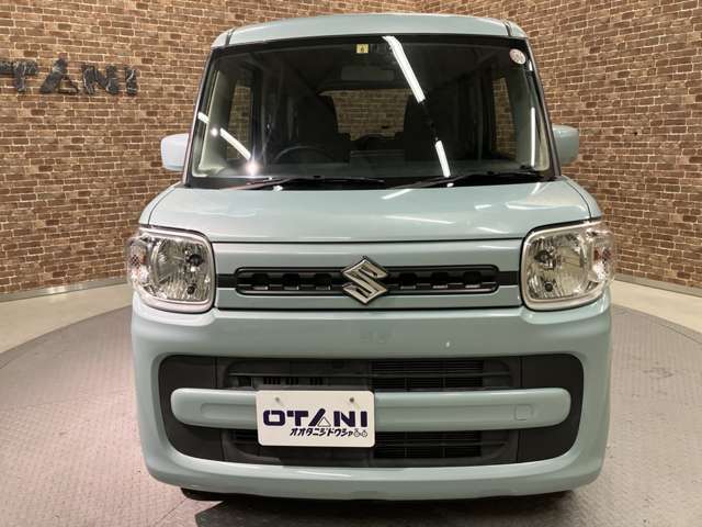 ■親切・丁寧な接客をお約束■　初めてお車のご購入を検討されている方や、お車についてあまり詳しくない方にも分かりやすい接客を心掛けております。女性営業スタッフも在籍！購入に不安がある女性の方もぜひ♪