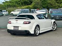 リアもマツダスピードエアロが装着されておりまとまった尖りすぎずまとまった印象です。