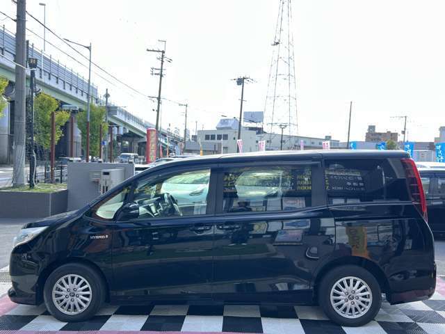 ご納車前に当店自慢のソフト99G`ZOXガラスコーティングを施工すれば更にボディの輝きが増します！オススメです！！
