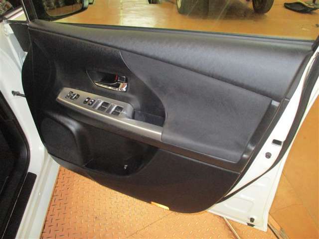 サイドミラーの調節等できます