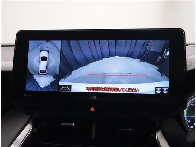 バックモニターが付いているので駐車が苦手な方でも安心です。後ろが見えていることで障害物も察知しやすいです。