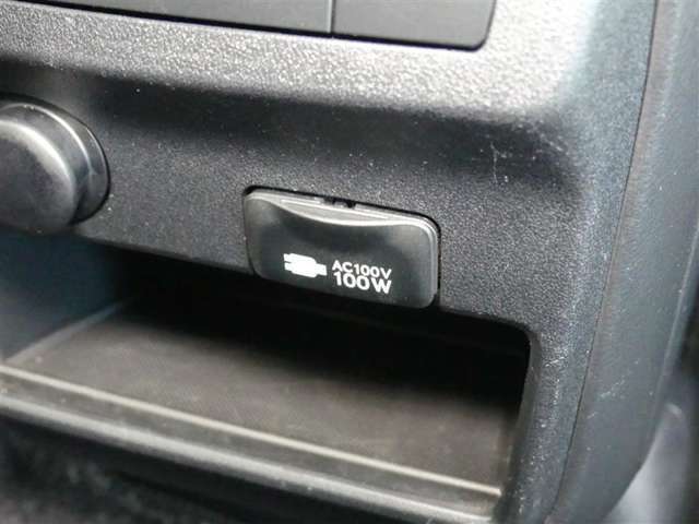 ノートパソコンなど家庭用電源の電化製品が100Wまで使用できます。