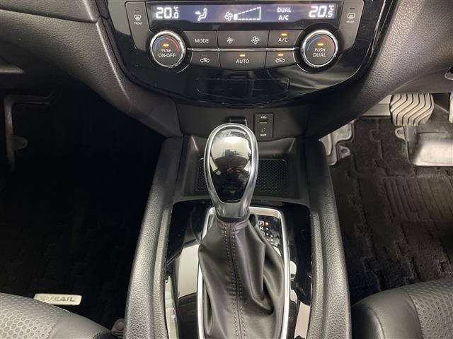 【シフトレバー】シフトも操作しやすく快適なドライブを楽しんでいただけます！