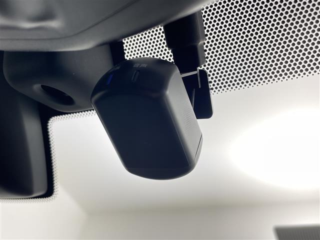 【バックミラー】大きくて見やすいので、後方を見るときも安心です！