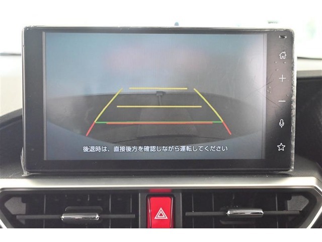 バックガイドモニターで、後方を確認しながら安心して駐車することができます。運転初心者も熟練者も必須の機能ですよ！
