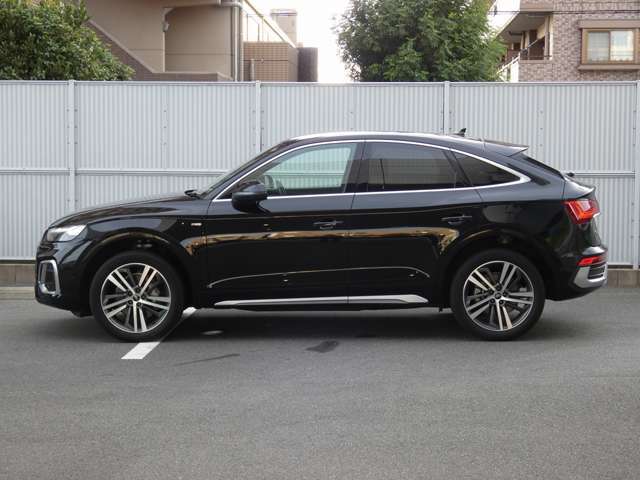 Audi認定中古車は、Audi正規ディーラーがお届けする「Audiが二度認めたAudi」です。Audiならではの保証やサポートを付帯した安心の一台です。