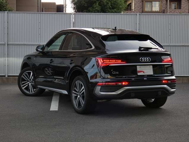 Audi認定中古車、上質なコンディションを持つクルマだけに与えられる特別な称号です。その厳しい認定基準や点検内容、安心の保証などをご紹介します。