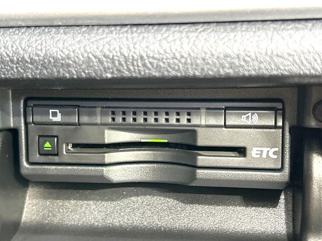 【ETC】高速道路の料金所をストレスなく通過！話題のスポットやサービスエリアに多い「スマートIC」利用時は必須のアイテムです。当店でセットアップを実施、ご納車当日からすぐにご利用いただけます！