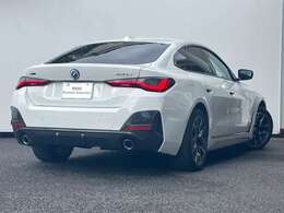 LEDヘッドライト！18インチアルミ！電動リアゲート！シートヒーター！後席エアコン！前後ドライブレコーダー！ワイヤレスチャージング！