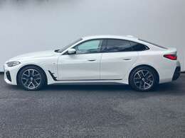 パーキングアシスト！レーンチェンジウォーニング！レーンキープアシスト！コンフォートアクセス！2.0ETCミラー！Bluetoothハンズフリーフォン！