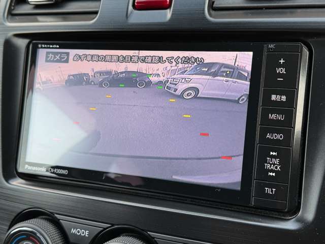 バックモニター装備で、駐車も安心ですね♪