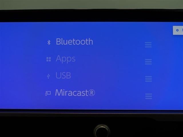 BluetoothやUSBにて音楽を再生可能です。