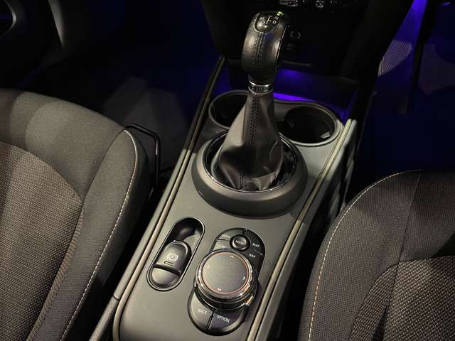 LIBERALAの有償保証は納車日からスタート。メーカー保証が満了したおクルマも安心。※長期保証を付帯できる車両には条件があります。保証の付帯、期間、範囲、内容、適用には一定の条件がございます。